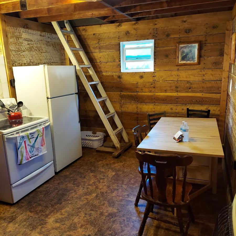 Three Bears Inn Saint Anthony Exterior photo